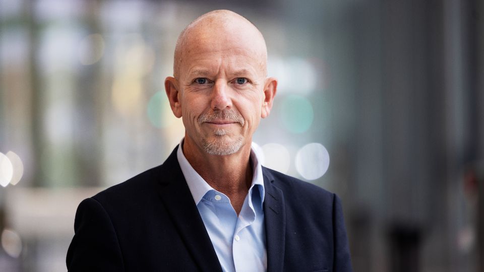DI: Fjern forældede regler, så datacentre kan bygge deres egen grønne strøm – så slipper vi for at vælge mellem elbiler og AI