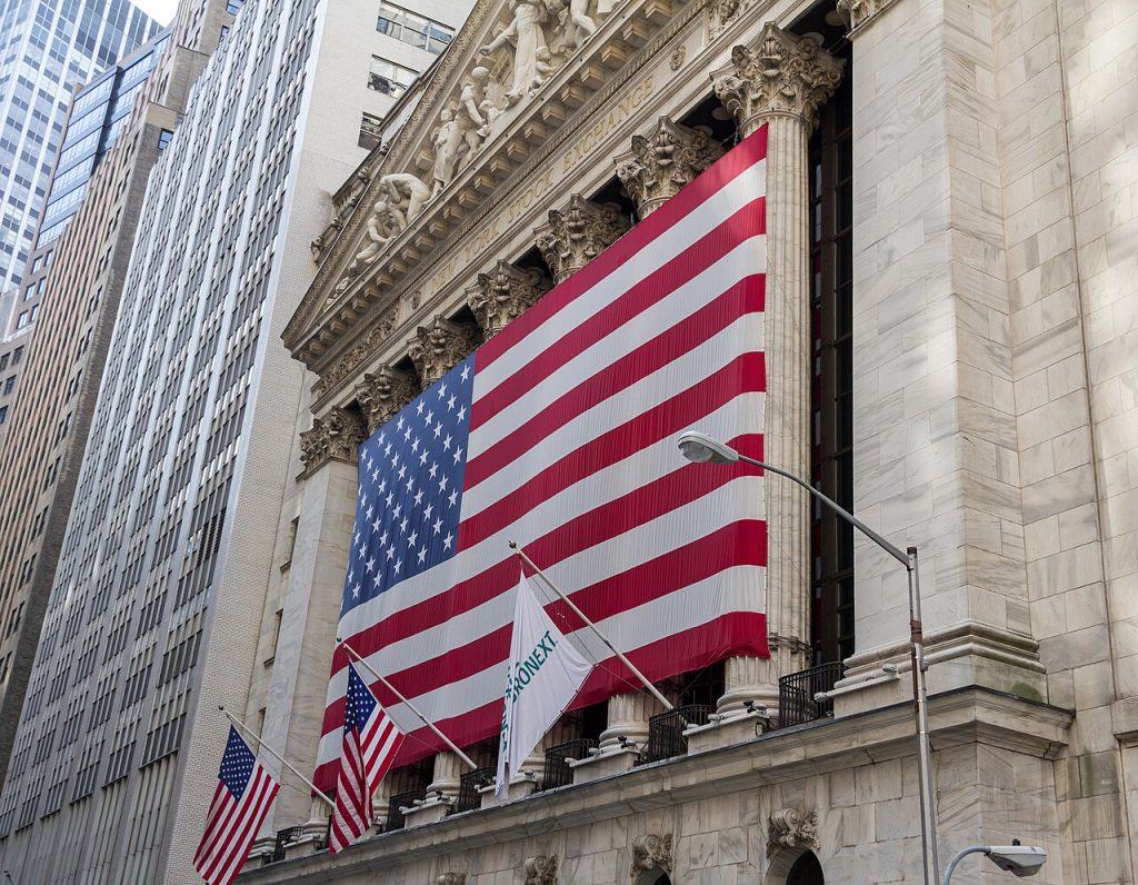 Dietmar Rabich / Wikimedia Commons / “New York City (New York, USA), Wall Street -- 2012 -- 6614” / CC BY-SA 4.0For print products: Dietmar Rabich / https://commons.wikimedia.org/wiki/File:New_York_City_(New_York,_USA),_Wall_Street_--_2012_--_6614.jpg / https://creativecommons.org/licenses/by-sa/4.0/